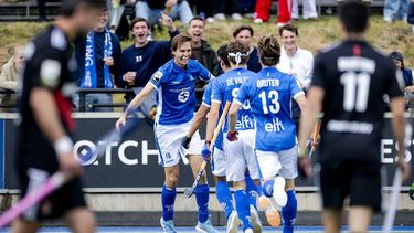 UTRECHT - De spelers van Kampong juichen na de 1-1 tegen Amsterdam tijdens de finale play-offs hockey wedstrijd tussen Kampong en Amsterdam. ANP ROBIN VAN LONKHUIJSEN