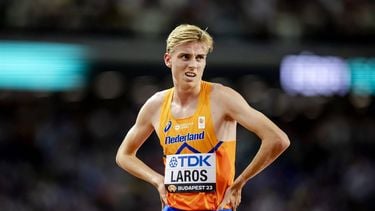 2023-08-23 21:21:14 BOEDAPEST - Niels Laros in actie tijdens de finale op de 1500 meter tijdens de vijfde dag van de wereldkampioenschappen atletiek. ANP ROBIN VAN LONKHUIJSEN
