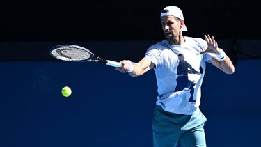 epa11065318 Novak Djokovic of Serbia in action during a practice session ahead of the Australian Open 2024, at Melbourne Park in Melbourne, Australia, 09 January 2024.  EPA/JOEL CARRETT AUSTRALIA AND NEW ZEALAND OUT