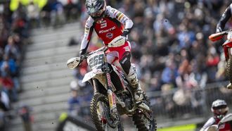 epa12044546 Glenn Coldenhoff of the Netherlands in action during the first MXGP race of the Motocross World Championship in Frauenfeld, Switzerland, 21 April 2025.  EPA/GIAN EHRENZELLER