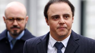 epa12495234 Former F1 racing driver Felipe Massa departs the High Court in London, Britain, 31 October 2025. Seventeen years after losing the 2008 Formula 1 World Championship by a single point to Lewis Hamilton, Felipe Massa is taking legal action against Federation Internationale de l'Automobile (FIA) and former F1 boss Bernie Ecclestone. Massa is seeking around 80 million USD in damages.  EPA/ANDY RAIN