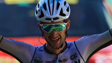 2023-07-16 18:06:13 epa10749984 Dutch rider Wout Poels of team Bahrain-Victorious wins the 15th stage of the Tour de France 2023, over 180kms from Les Gets les Portes du Soleil to Saint-Gervais Mont-Blanc le Bettex, France, 16 July 2023.  EPA/MARTIN DIVISEK
