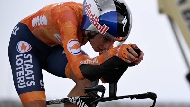 The Netherlands' Demi Vollering competes during the 2026 Union Cycliste Internationale (UCI) Road World Championships in Montreal, Quebec, on September 20, 2026. 
Andrej Ivanov / AFP