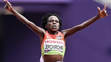 Kenya's athlete Peres Jepchirchir gestures as she crosses the finish line to win the women's marathon final during the World Athletics Championships in Tokyo on September 14, 2025. 
Jewel SAMAD / AFP