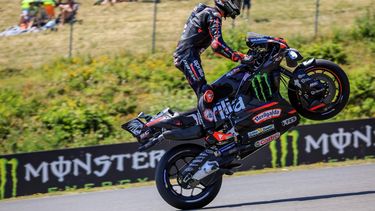 epaselect epa13051173 Italian MotoGP rider Marco Bezzecchi of Aprilia Racing in action during the Qualifying Nr.2 session for the Motorcycling Grand Prix of the Czech Republic at Masaryk circuit in Brno, Czech Republic, 20 June 2026.  EPA/MARTIN DIVISEK