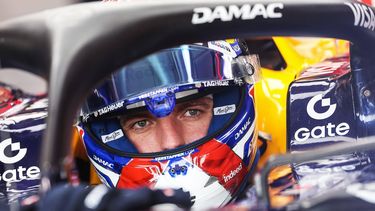 epa13291426 Red Bull Racing driver Max Verstappen of Netherlands looks on during the free practice session at Marina Bay Street Circuit in Singapore, 09 October 2026. The 2026 Formula 1 Singapore Grand Prix is held at the Marina Bay Street Circuit in Singapore on 11 October.  EPA/FAZRY ISMAIL