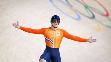 SAINT-QUENTIN-EN-YVELINES - Harrie Lavreysen tijdens de finale van het onderdeel Keirin (m) bij het baanwielrennen in het Velodrome op de Olympische Spelen. ANP KOEN VAN WEEL