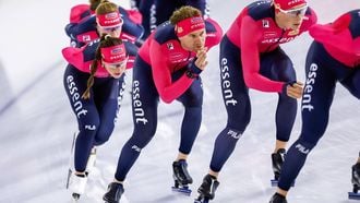 HEERENVEEN - Ondermeer Suzanne Schulting en Merijn Scheperkamp van Team Essent tijdens een training in Thialf in aanloop naar de Daikin NK Afstanden. ANP VINCENT JANNINK