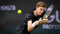 DEN BOSCH - Thijs Boogaard tijdens de ATP-enkelspelwedstrijd tegen Daniil Medvedev op het Libéma Open 2026. Het gecombineerde ATP/WTA-toernooi wordt gehouden op het evenemententerrein van het voormalige autothemapark Autotron. IRIS VAN DEN BROEK / ANP