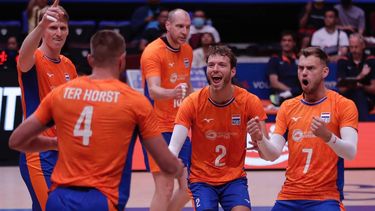 2023-07-06 11:57:09 epa10728893 Players of The Netherlands react during their match against Brazil at the Volleyball Nations League (VNL) men's third leg in Manila, Philippines, 06 July 2023. Philippines hosts the VNL preliminary phase with compeating teams from Brazil, Japan, Italy, China, The Netherlands, Canada, Poland, and Slovenia.  EPA/FRANCIS R. MALASIG