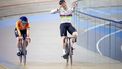 APELDOORN - Steffie van der Peet en Harrie Lavreysen tijdens een training met de Nederlandse selectie in Omnisport Apeldoorn dat gaat deelnemen aan het WK baanwielrennen welke in het Deense Ballerup gehouden wordt. ANP ROBIN VAN LONKHUIJSEN