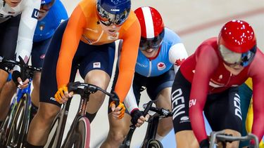 SAINT-QUENTIN-EN-YVELINES - Maike van der Duin tijdens omnium (v) bij het baanwielrennen in het Velodrome op de Olympische Spelen. ANP KOEN VAN WEEL