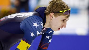 HEERENVEEN - Jordan Stolz (USA) reageert na de 500 meter mannen tijdens de zesde en tevens laatste wereldbeker langebaanschaatsen van het seizoen. Het driedaagse evenement vond plaats in Thialf. ANP VINCENT JANNINK