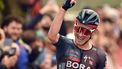Stage winner Team Bora's German rider Lennard Kamna rides the last meters to cross the finish line of the stage 9 of the 2023 La Vuelta cycling tour of Spain, a 184,5 km hilly race from Cartagena to Collado de la Cruz de Caravaca, on September 3, 2023. 
JOSE JORDAN / AFP
