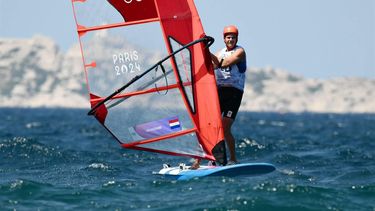 Netherlands' Luuc Van Opzeeland wins the quarterfinals of the men’s IQFoil windsurfing event during the Paris 2024 Olympic Games sailing competition at the Roucas-Blanc Marina in Marseille on August 3, 2024.  
Christophe SIMON / AFP