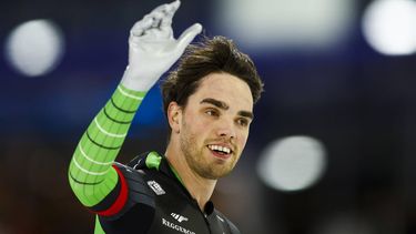 2023-10-28 16:09:48 HEERENVEEN - Patrick Roest reageert na de 1500m heren in ijsstadion Thialf. Het langebaanseizoen start met dit driedaagse kwalificatietoernooi voor de wereldbeker. ANP VINCENT JANNINK