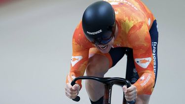 Netherlands' #168 Harrie Lavreysen competes in the men's sprint event final at the 2025 UCI Track World Championships, in the Penalolen Velodrome in Santiago, on October 26, 2025. 
Javier TORRES / AFP