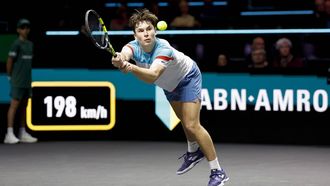 ROTTERDAM - Mees Rottgering in actie tegen Quentin Halys op de tweede dag van het ABN AMRO tennistoernooi in Ahoy Rotterdam. BAS CZERWINSKI / ANP