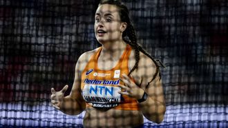 BOEDAPEST - Jorinde van Klinken baalt na haar laatste worp in de finale van het discus werpen tijdens de vierde dag van de wereldkampioenschappen atletiek. ANP ROBIN VAN LONKHUIJSEN