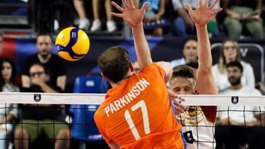 epa10851521 The Netherlands' Michael Parkinson in action during the EuroVolley Men 2023 round of 16 match between the Netherlands and Germany, in Bari, Italy, 09 September 2023.  EPA/NICOLA MASTRONARDI