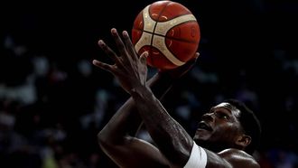 epa10852137 Anthony Edwards of the USA in action during the FIBA Basketball World Cup 2023 third place match between Canada and the USA at the Mall of Asia in Manila, Philippines, 10 September 2023.  EPA/FRANCIS R. MALASIG
