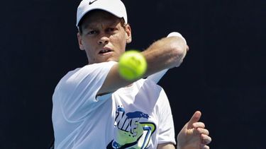 epa11816273 Jannik Sinner of Italy in action during a practice session ahead of the Australian Open tennis tournament at Melbourne Park in Melbourne, Australia, 10 January 2025.  EPA/ROLEX DELA PENA