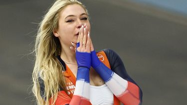 epa11208015 Jutta Leerdam of Netherlands celebrates after winning the Women’s 1000m Sprint at the ISU Speed Skating Allround World Championships in Inzell, Germany, 08 March 2024.  EPA/ANNA SZILAGYI