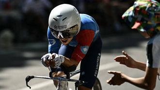 Groupama - FDJ United team's French rider Clement Braz Afonso cycles during the 16th stage of the 113th edition of the Tour de France cycling race, 26,1 km time trial between Évian-les-Bains and Thonon-les-Bains in the French Alps, on July 21, 2026. 
Loic VENANCE / AFP