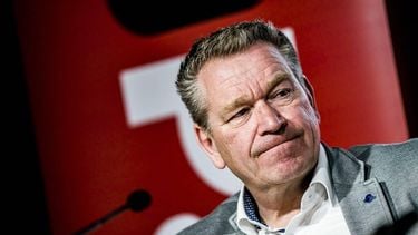 GRONINGEN - Hans Nijland, algemeen directeur van FC Groningen tijdens een persconferentie rond de transfer van Ludovit Reis naar FC Barcelona. ANP SIESE VEENSTRA