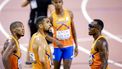 2023-08-26 19:48:34 BOEDAPEST - Ramsey Angela, Isaya Klein Ikkink, Terrence Agard, Liemarvin Bonevacia in actie tijdens 4x400 meter op de achtste dag van de wereldkampioenschappen atletiek. ANP ROBIN VAN LONKHUIJSEN
