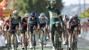 Intermarche - Wanty team's Eritrean rider Biniam Girmay wearing the sprinter's green jersey sprints past the finish line to win the 12th stage of the 111th edition of the Tour de France cycling race, 203,6 km between Aurillac and Villeneuve-sur-Lot, southwestern France, on July 11, 2024. 
Thomas SAMSON / AFP