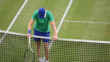 Kazakhstan's Alexander Bublikin reacts at the end of the men's singles tennis match against Italy's Jannik Sinner at the Halle Open ATP tennis tournament in Halle, on June 19, 2025. 
CARMEN JASPERSEN / AFP
