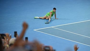 epa12692278 Carlos Alcaraz of Spain celebrates his win in the men’s semifinal against Alexander Zverev of Germany on day 13 of the 2026 Australian Open tennis tournament in Melbourne, Australia, 30 January 2026.  EPA/JAMES ROSS AUSTRALIA AND NEW ZEALAND OUT