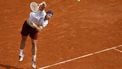epa12018182 Tallon Griekspoor of Netherland in action during his first round match against Arthur Fils of France at the ATP Monte Carlo Masters tennis tournament in Roquebrune Cap Martin, France, 08 April 2025.  EPA/SEBASTIEN NOGIER