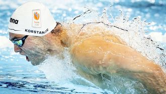 PARIJS - Nyls Korstanje in actie tijdens de finale op het onderdeel 4x100m wissel, tijdens het zwemmen op de Olympische Spelen. ANP KOEN VAN WEEL