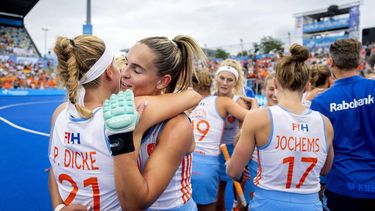 MONCHENGLADBACH - De Nederlandse hockeysters vieren de overwinning op Duitsland na afloop van de finale tussen Nederland en Duitsland op het EK Hockey in het HockeyPark stadion. ANP SEM VAN DER WAL
