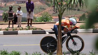 Dutch rider Anna van der Breggen competes in the women's Elite Individual Time Trial cycling event during the UCI 2025 Road World Championships, in Kigali, on September 21, 2025. 
Anne-Christine POUJOULAT / AFP
