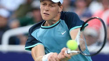 epa11554682 Jannik Sinner of Italy in action against  Alexander Zverev of Germany during the semi-final round of the Cincinnati Open at the Lindner Family Tennis Center in Mason Ohio, USA, 18 August 2024.  EPA/MARK LYONS