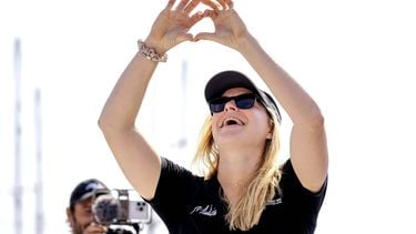 SCHEVENINGEN - De Nederlandse zeilster Rosalin Kuiper uit de IMOCA klasse tijdens het verlaten de haven voor de laatste etappe naar Genua, Italie, voor de finish van de Ocean Race. ANP ROBIN VAN LONKHUIJSEN