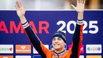 HAMAR - Jenning de Boo (Nederland) op het podium na afloop van de 500 meter mannen op de tweede dag van het WK afstanden in het Noorse Hamar. ANP SEM VAN DER WAL