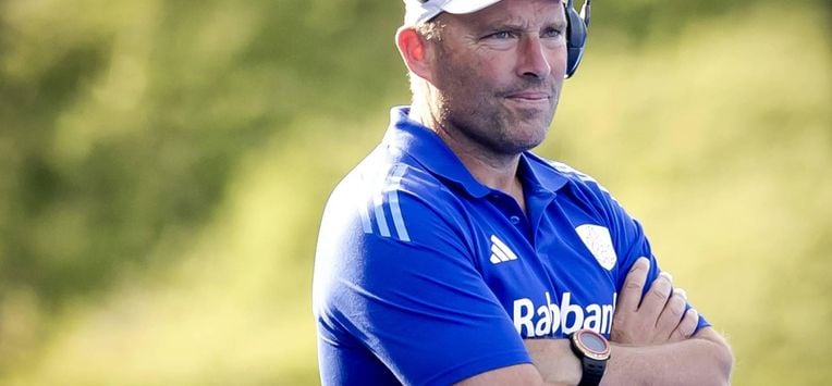 MONCHENGLADBACH - Coach Jeroen Delmée van Nederland tijdens de wedstrijd tegen Oostenrijk tijdens een poulefase wedstrijd op het EK Hockey in het HockeyPark stadion. ANP ROBIN VAN LONKHUIJSEN