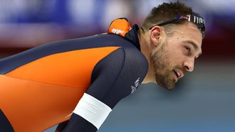 epa11205274 Kjeld Nuis of the Netherlands reacts after the Men’s 1000m event at the ISU Speed Skating Allround World Championships in Inzell, Germany, 07 March 2024.  EPA/ANNA SZILAGYI