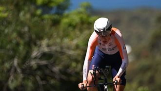 epa10191167 Ellen van Dijk of the Netherlands is on her way to win the women's Elite Time Trial during the UCI Road Cycling World Championships in Wollongong, New South Wales, Australia, 18 September 2022.  EPA/DEAN LEWINS  AUSTRALIA AND NEW ZEALAND OUT
