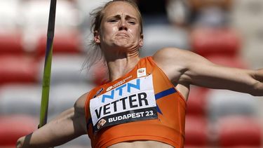 2023-08-20 13:20:00 epa10809416 Anouk Vetter of Netherlands in action during the Heptathlon Javelin Throw Women competition of the World Athletics Championships in Budapest, Hungary, 20 August 2023.  EPA/ROBERT GHEMENT