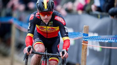 Belgian rider Eli Iserbyt rides in the Men's elite race of the Krawatencross cyclocross, the seventh stage (out of 8) of the X2O Trofee Veldrijden competition, in Lille on February 11, 2024.  
JASPER JACOBS / Belga / AFP