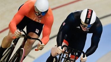 Netherlands' Jeffrey Hoogland and Britain's Jack Carlin compete in the men's track cycling sprint final race 2 for bronze of the Paris 2024 Olympic Games at the Saint-Quentin-en-Yvelines National Velodrome in Montigny-le-Bretonneux, south-west of Paris, on August 9, 2024. 
John MACDOUGALL / AFP