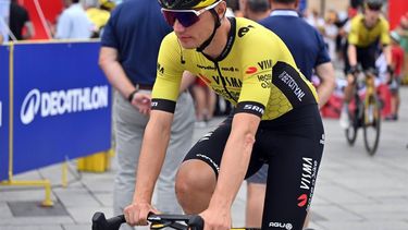 epa11552782 Dutch cyclist Olaf Kooij of team Visma-Lease a Bike at the start of the sixth stage of the 81th Tour de Pologne 2024 cycling race over 183,2 km, from Wadowice to Bukowina Tatrzanska, in Wadowice, Poland, 17 August 2024.  EPA/Art Service POLAND OUT