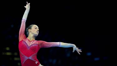 LEIPZIG - Naomi Visser in actie tijdens de allround finales op de EK turnen in het Duitse Leipzig. ANP IRIS VAN DEN BROEK