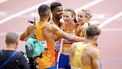 2023-08-19 12:22:45 BOEDAPEST - Terrence Agard, Femke Bol, Lieke Klaver Isaya Klein Ikkink na de 4x400 meter gemengde estafette tijdens de eerste dag van de wereldkampioenschappen atletiek. ANP ROBIN VAN LONKHUIJSEN