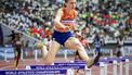 TOKIO - Femke Bol op het onderdeel 400 meter horden tijdens de WK atletiek in het Japan National Stadium. ANP ROBIN VAN LONKHUIJSEN
